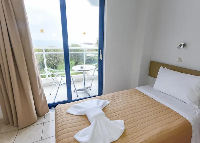 Apartahotel Amalia Sea 3*